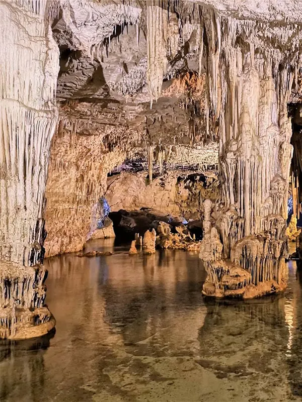 NW Escursioni - Luoghi - Grotte di Nettuno